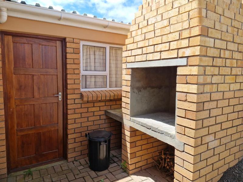 To Let 2 Bedroom Property for Rent in Heiderand Western Cape